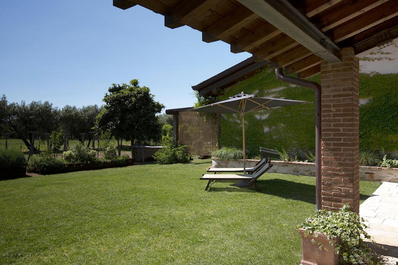 Olimagio Farm With Animals And 25m Pool, At Cycling Distance Country house *