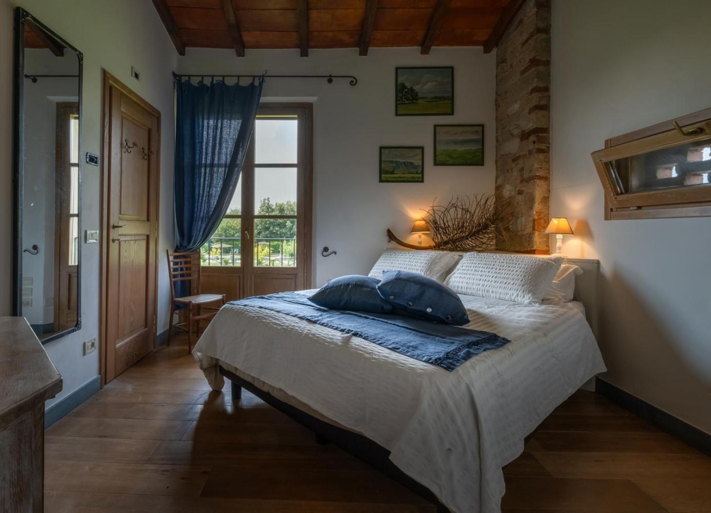 Olimagio Farm With Animals And 25m Pool, At Cycling Distance Country house *