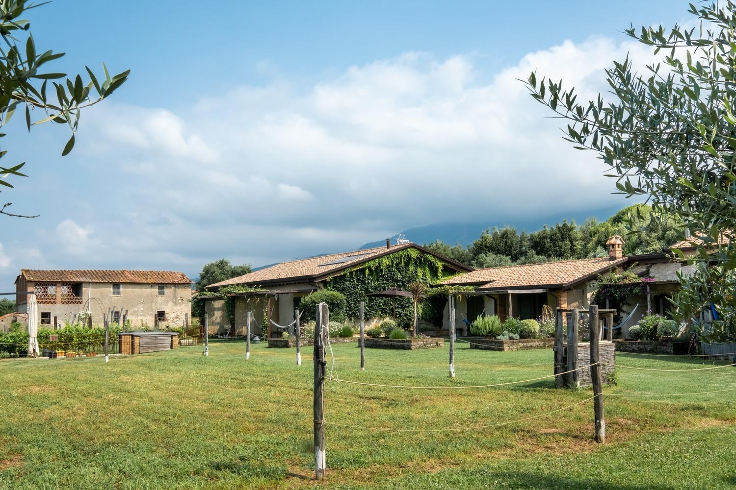 Country house Olimagio Farm With Animals And 25m Pool, At Cycling Distance *