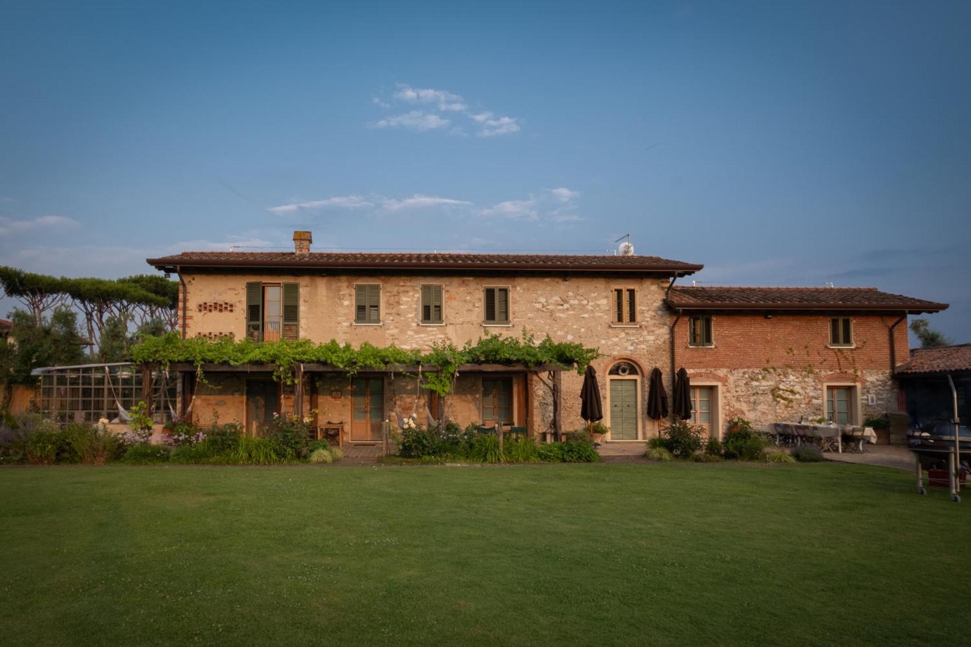 Country house Olimagio Farm With Animals And 25m Pool, At Cycling Distance Pietrasanta