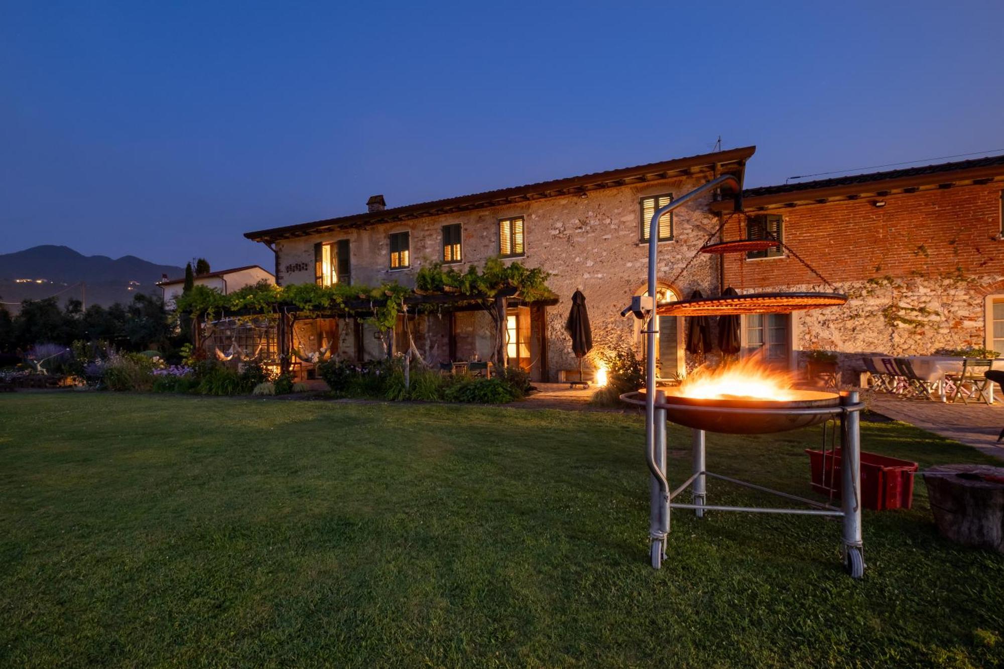 Olimagio Farm With Animals And 25m Pool, At Cycling Distance * Pietrasanta