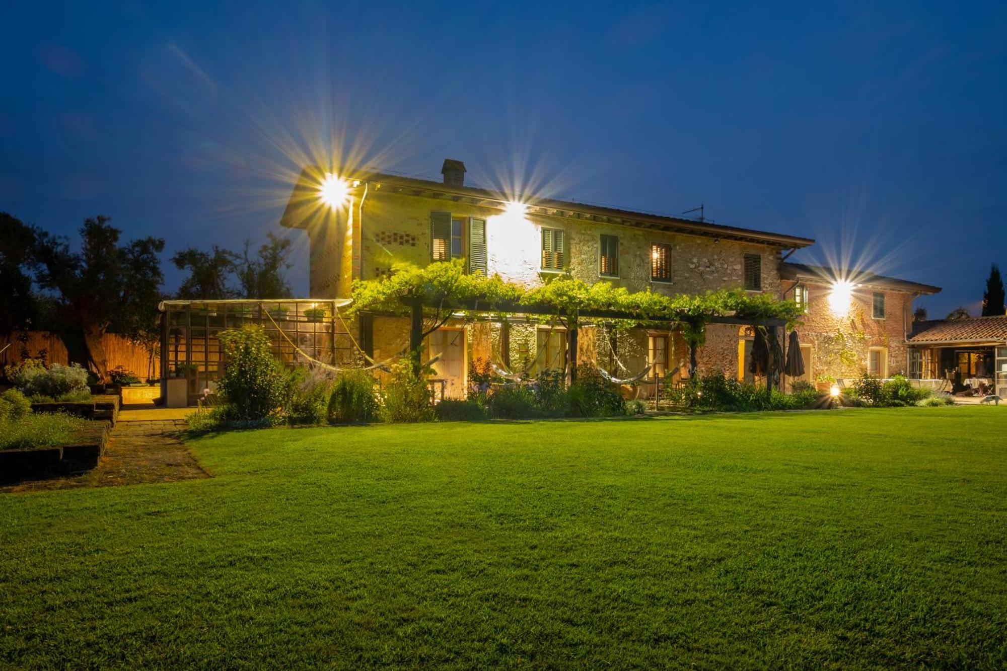 Olimagio Farm With Animals And 25m Pool, At Cycling Distance Country house