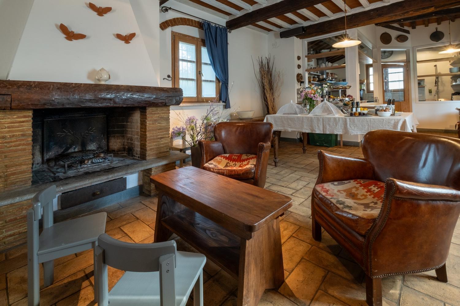 Country house Olimagio Farm With Animals And 25m Pool, At Cycling Distance