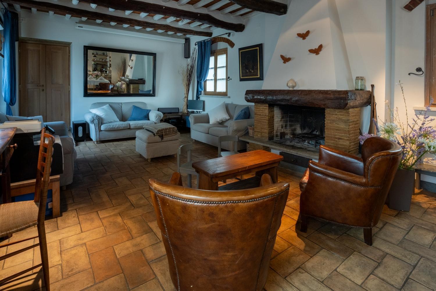 Olimagio Farm With Animals And 25m Pool, At Cycling Distance *