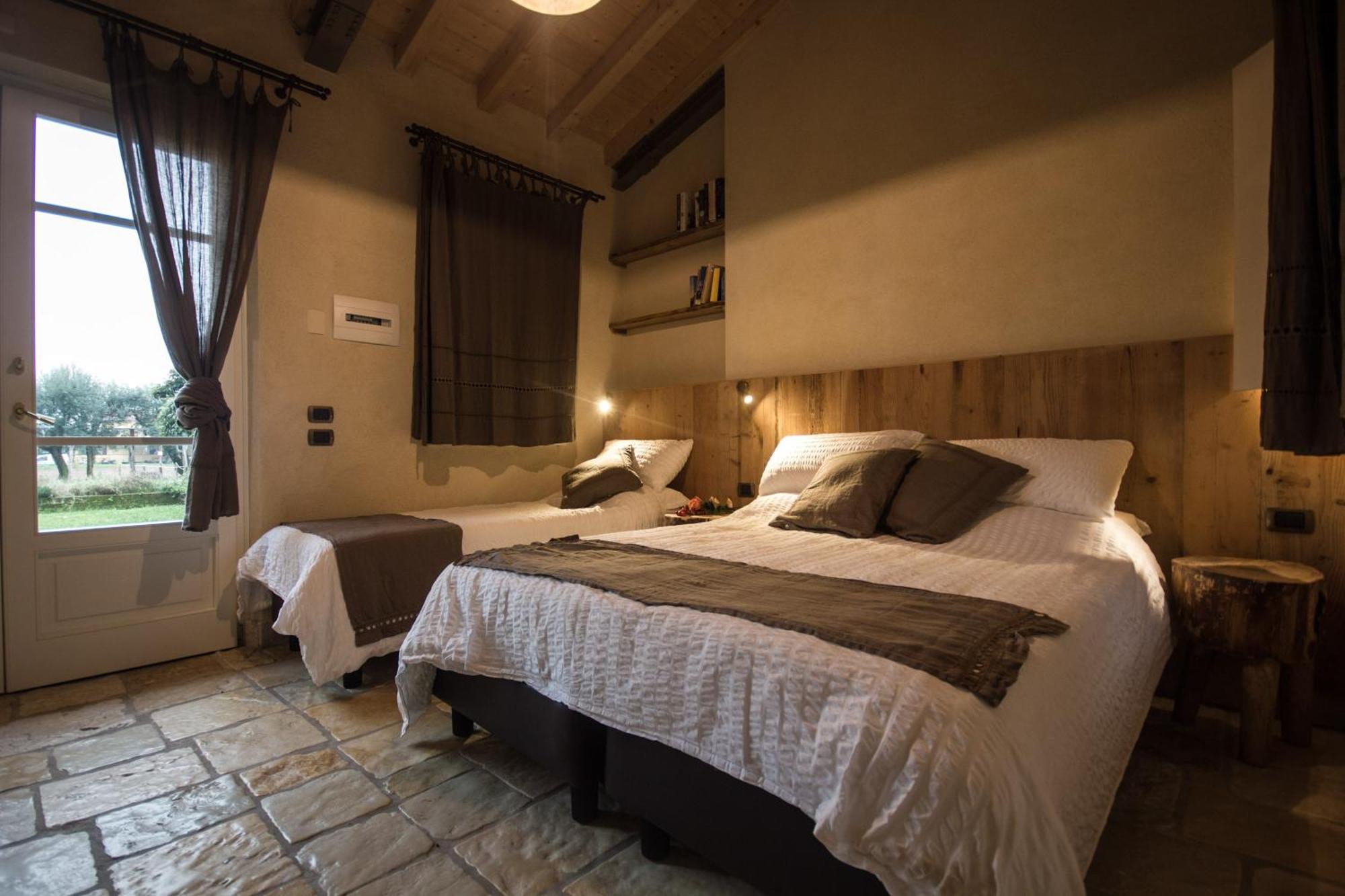 Olimagio Farm With Animals And 25m Pool, At Cycling Distance *