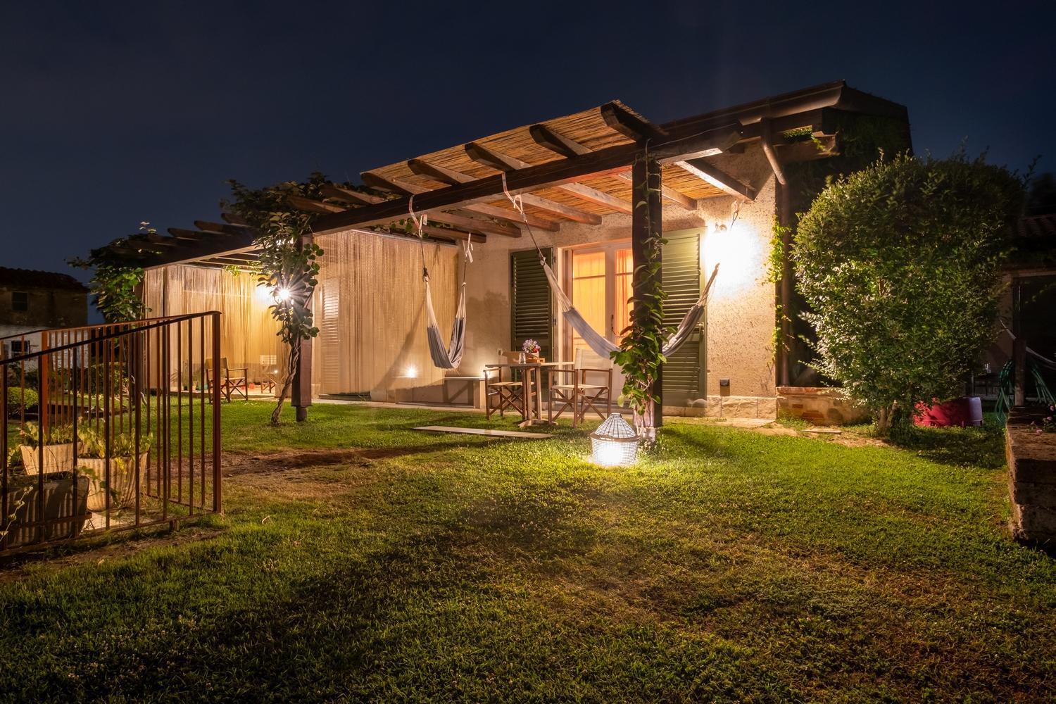 Olimagio Farm With Animals And 25m Pool, At Cycling Distance Pietrasanta