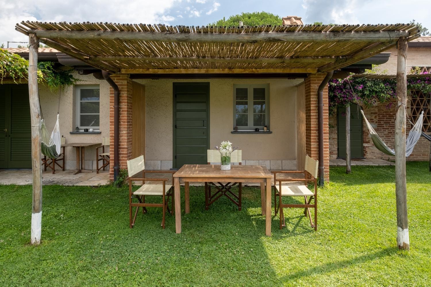 Olimagio Farm With Animals And 25m Pool, At Cycling Distance Landhaus *