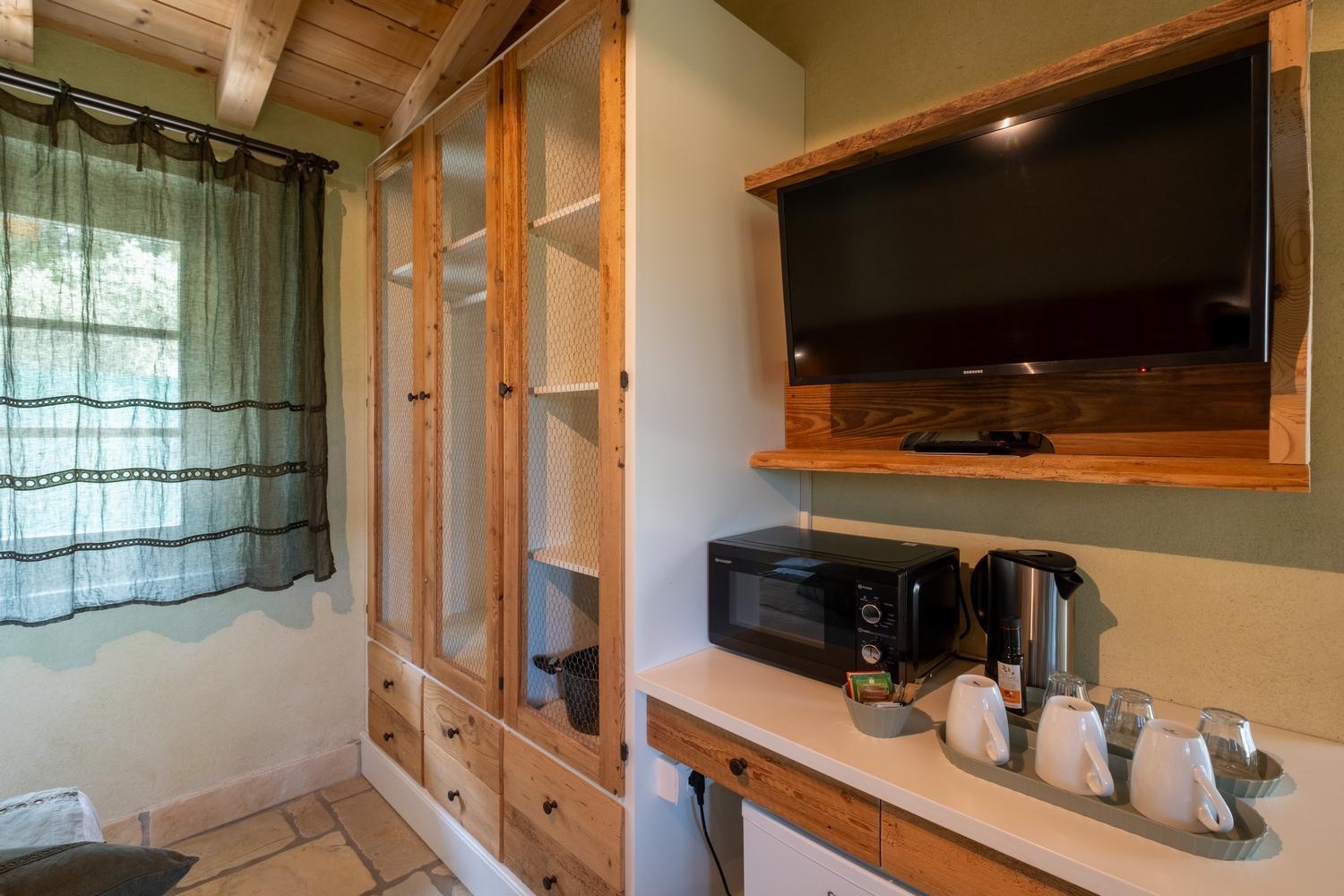 Landhaus Olimagio Farm With Animals And 25m Pool, At Cycling Distance Pietrasanta