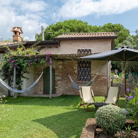 Olimagio Farm Stay With Animals And 25M Pool, Beach At Cycling Distance Pietrasanta Exterior photo